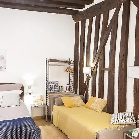 Petit Marais Apartment